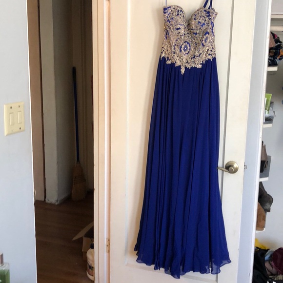 Dresses & Skirts - Navy blue strapless prom dress